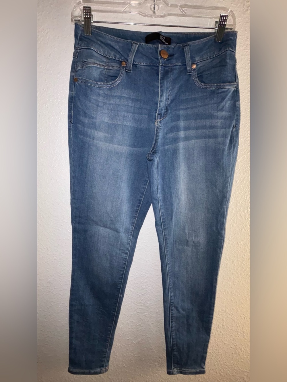 1822 Denim  skinny jeans in a medium wash blue size 6